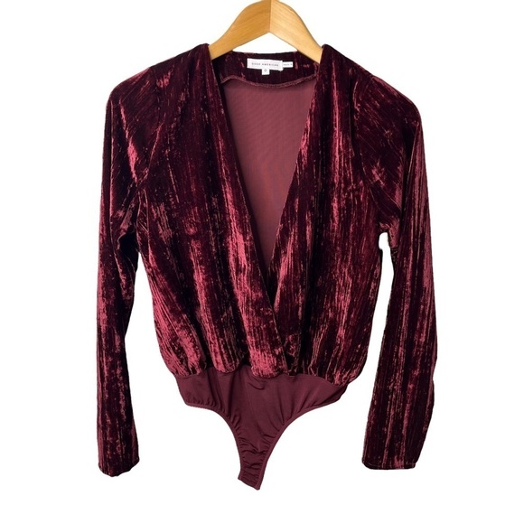 Good American Velvet Bodysuit Burgundy Size 0 Wrap V Neck Long Sleeve - Picture 2 of 9